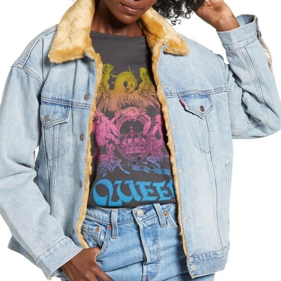 *SOLD OUT*Levis Oversized Fur Trucker Jean Jacket - Picture 7 of 13